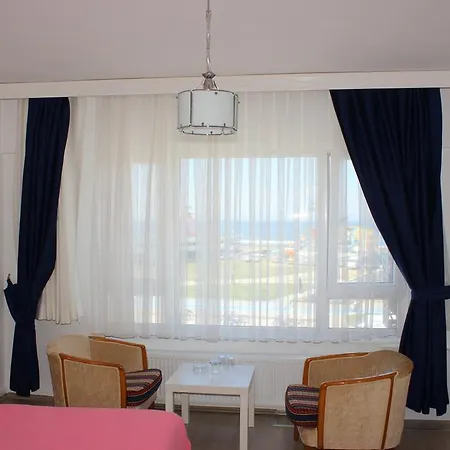 Ulke Hotel *